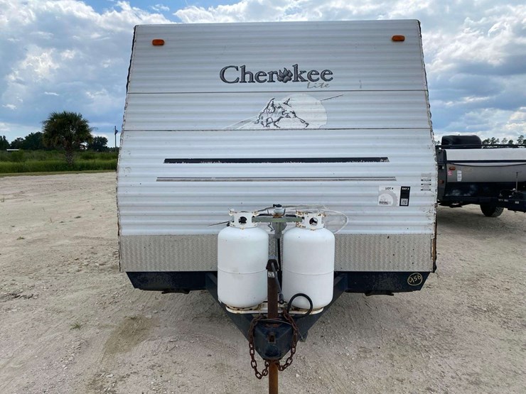 2004-cherokee-lite-28a-30ft-t/a-travel-trailer-image-37