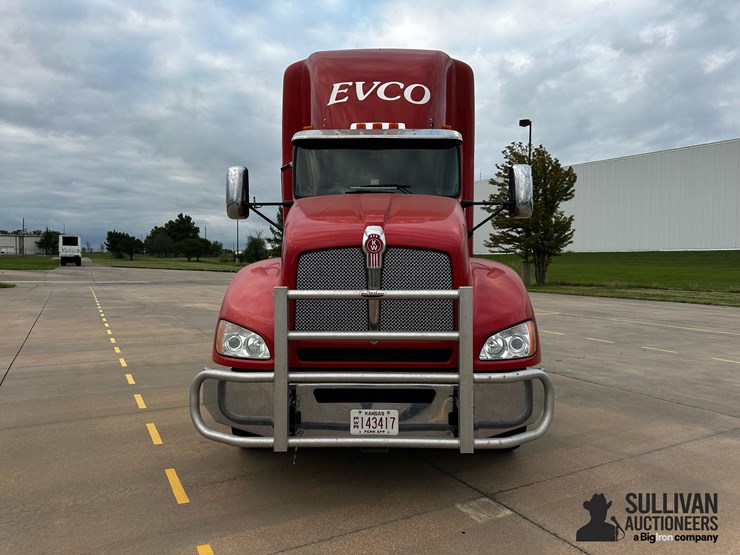2015-kenworth-t440-image-2