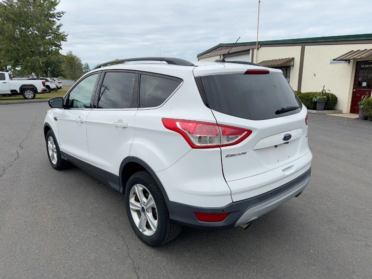 2016-ford-escape-se-image-3