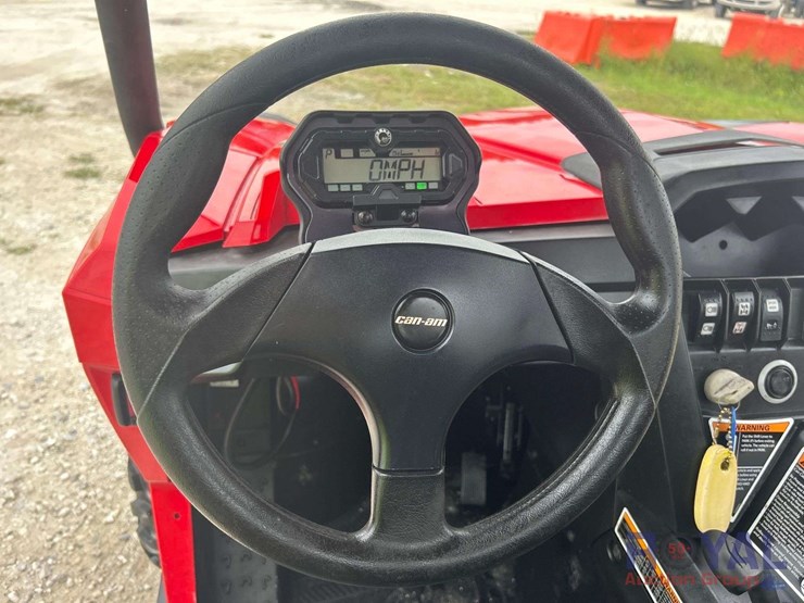2017-can-am-side-by-side-image-5