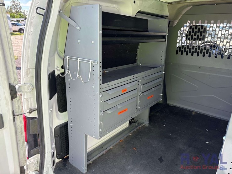 2017-nissan-nv200-image-26