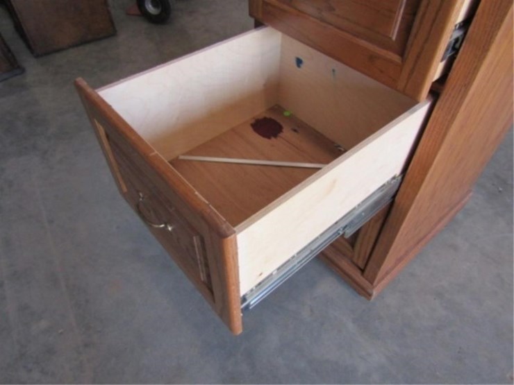 24x25x45.5-3-drawer-wood-file-cabinet,-1-wheel-off-image-10