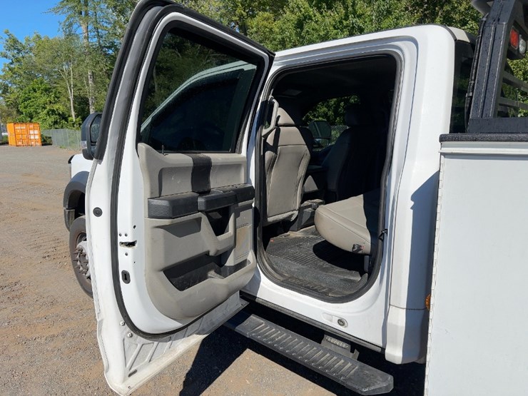 2019-ford-f550-xl-image-30