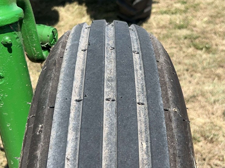 john-deere-model-b-image-18