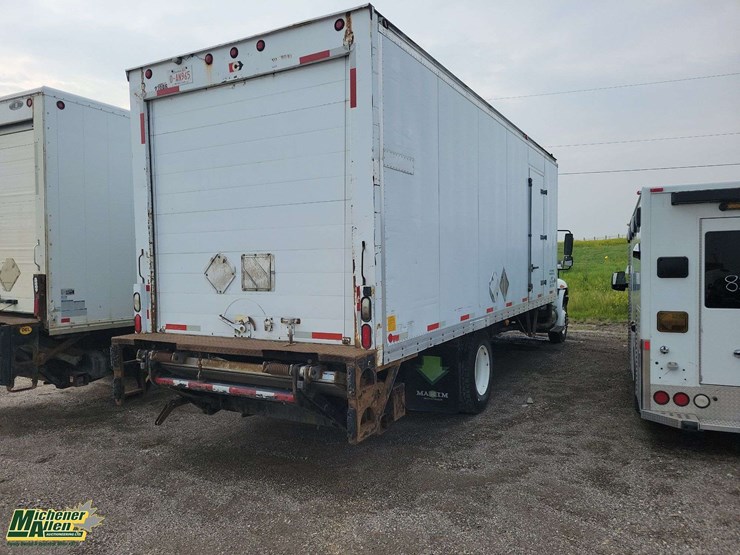 2007-international-durastar-4300-image-3