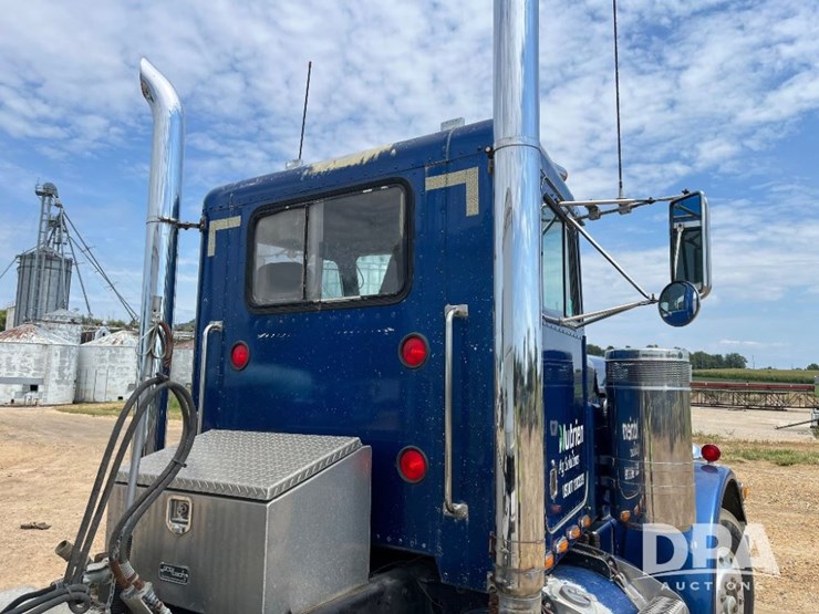 1984-peterbilt-359-image-21