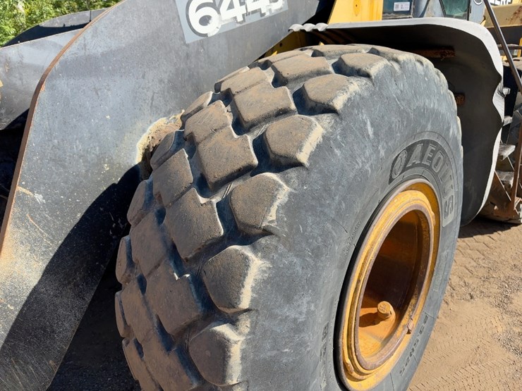 2005-deere-644j-image-22