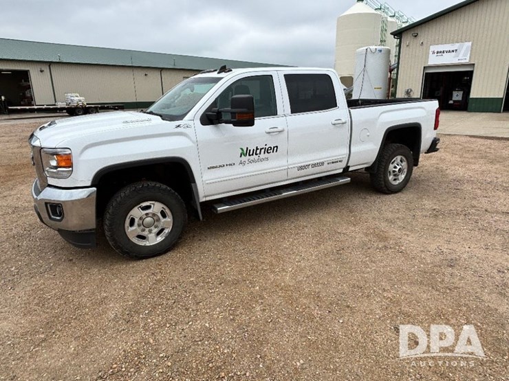 2017-gmc-sierra-2500hd-image-15