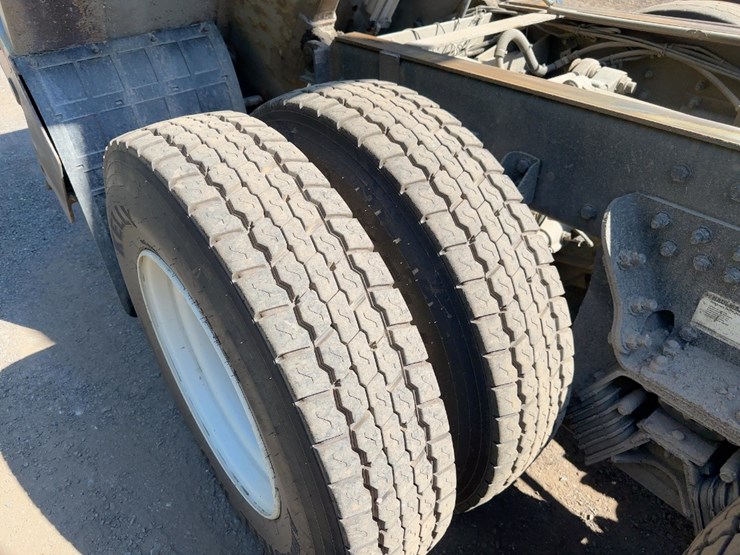 2018-kenworth-t800-image-23