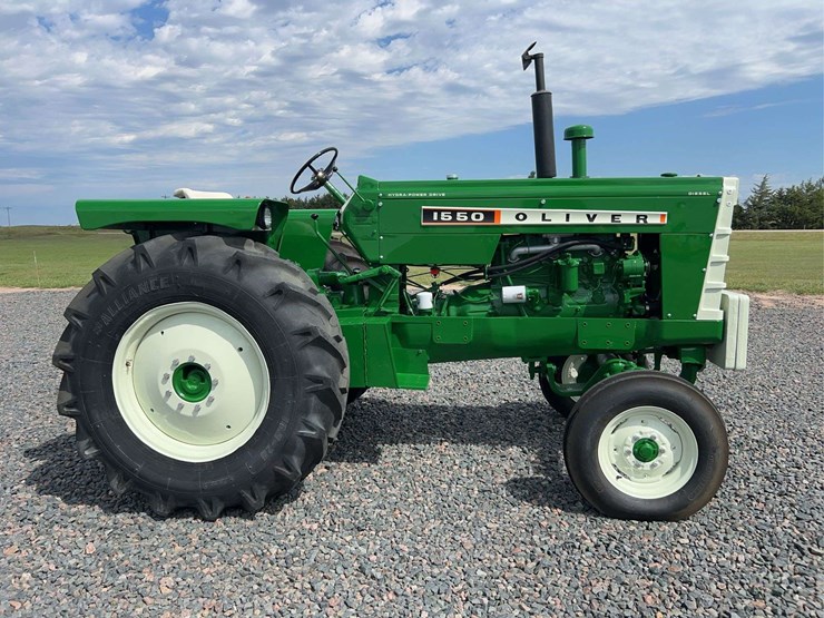 1967-oliver-1550-image-2
