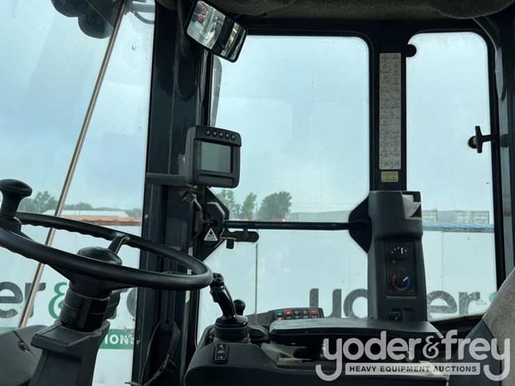 2015-deere-644k-image-19