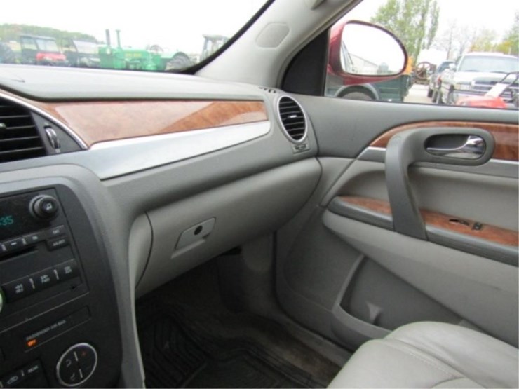 2010-buick-enclave-cxl-image-32