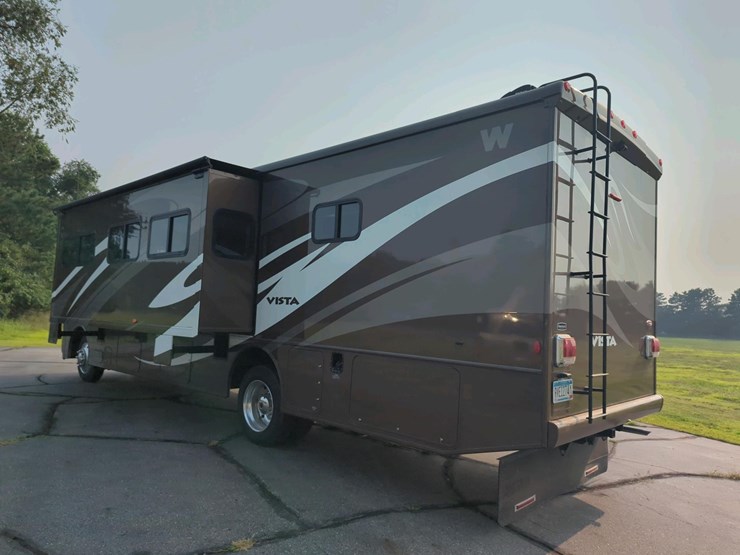 2012-winnebago-vista-class-a-motorhome,-2-slide-outs,-ford-v10-engine-image-6