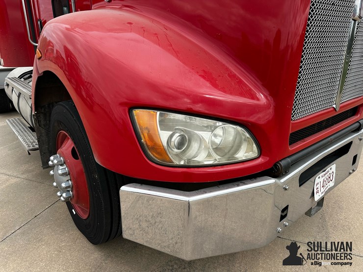 2012-kenworth-t440-image-10
