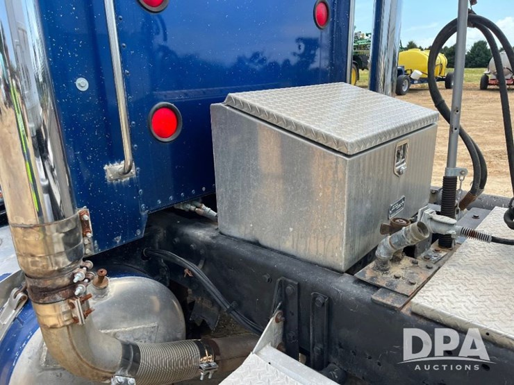 1984-peterbilt-359-image-38