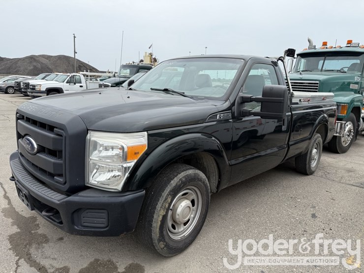 2015-ford-f250-xl-image-1