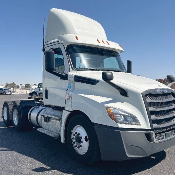 2019 FREIGHTLINER CASCADIA 126