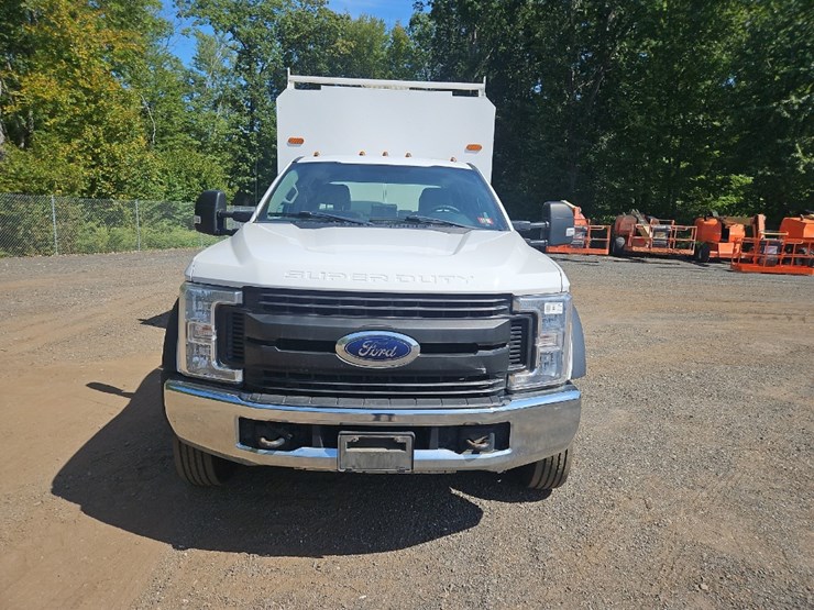2019-ford-f550-xl-image-9
