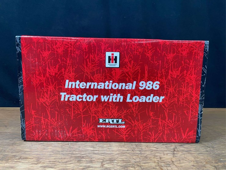 1/16-ih-986-w/loader-nib-ertl-image-4