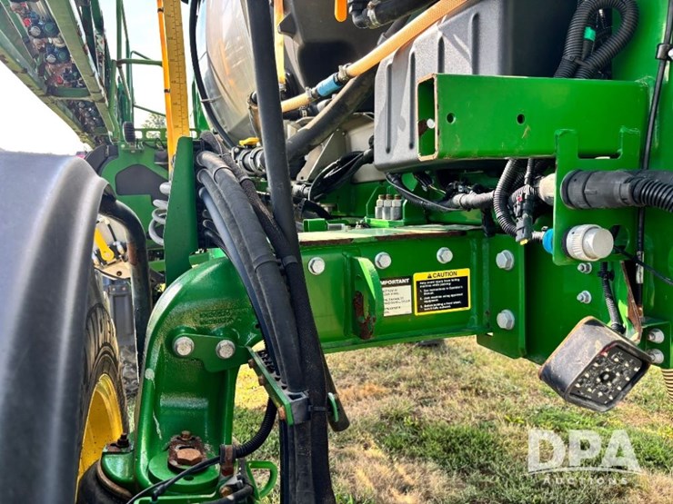2018-john-deere-r4038-image-57
