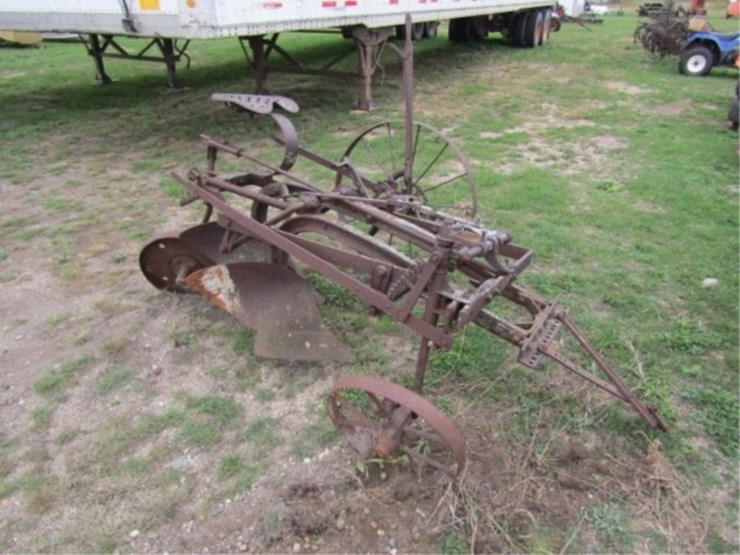 john-deere-2-image-1