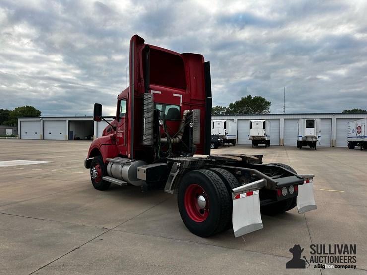 2015-kenworth-t440-image-7