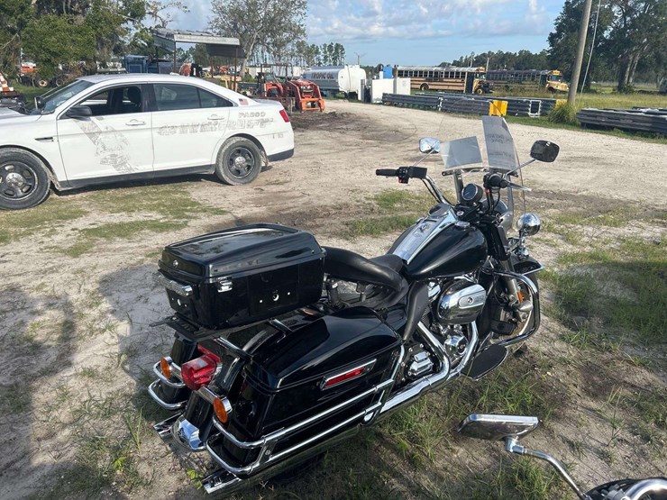 2021-harley-davidson-flhp-road-king-motorcycle-image-3
