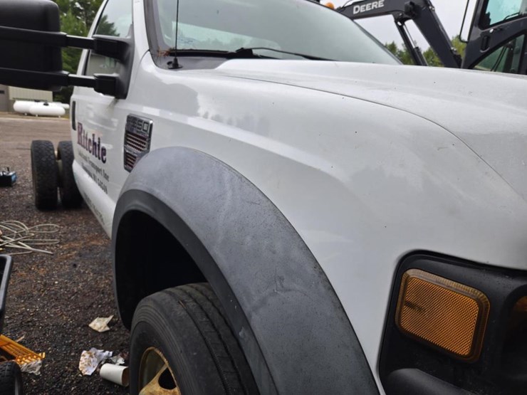 2010-ford-f550-image-13