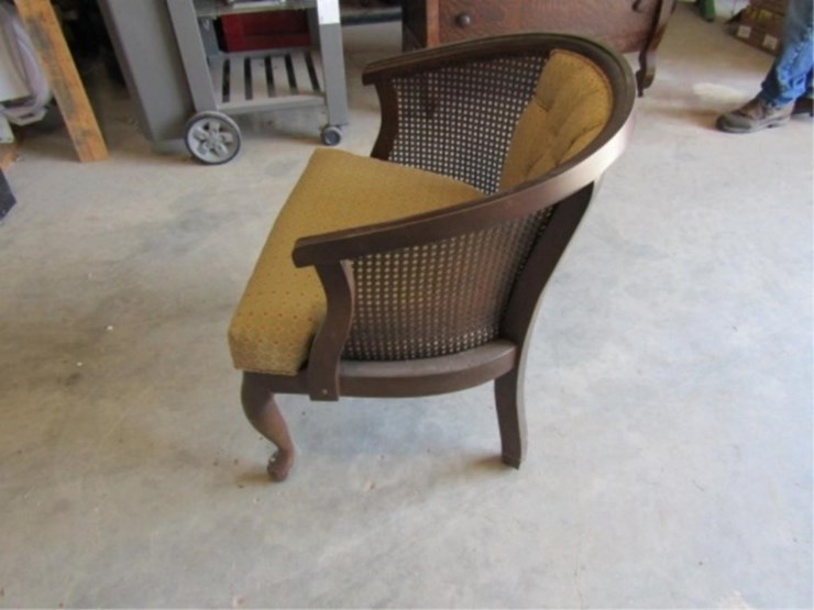 chair-w/padded-seat-nice-image-6
