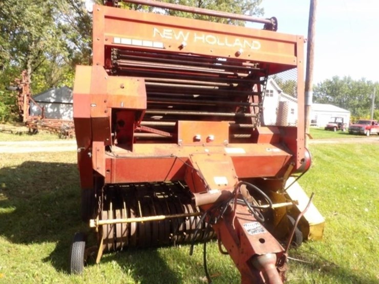 new-holland-852-image-19