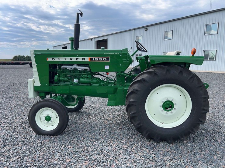 1967-oliver-1550-image-6