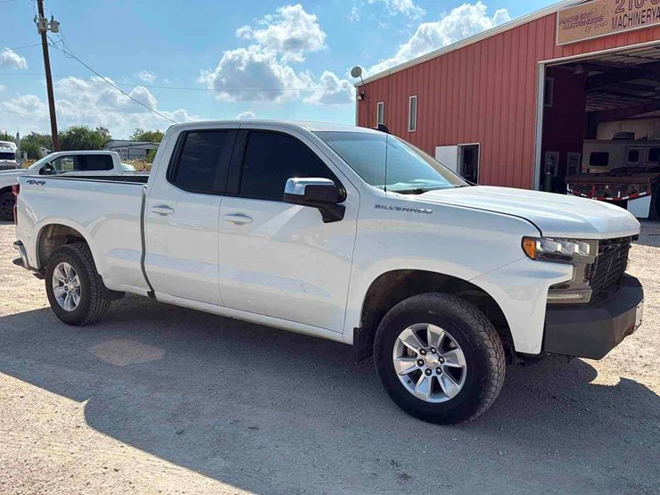 2020-chevrolet-silverado-image-3