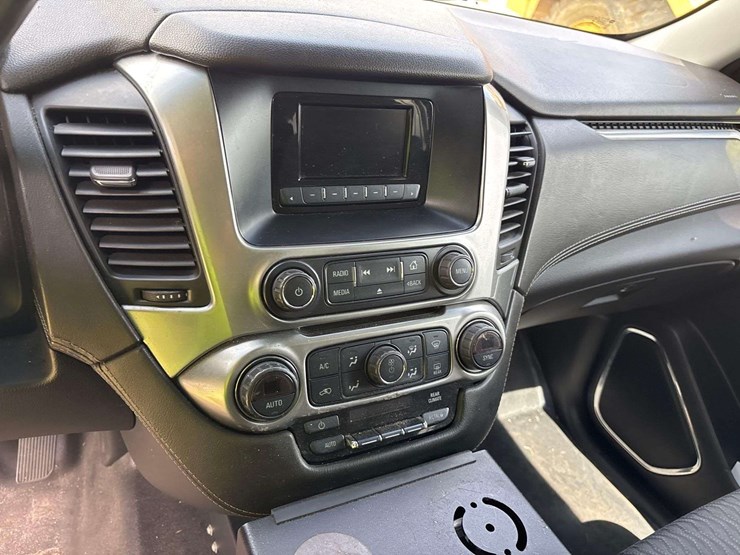 2016-chevrolet-tahoe-image-12