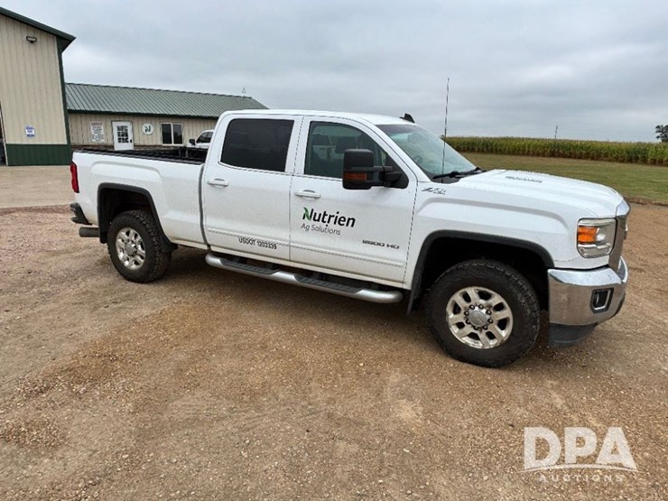 2015-gmc-sierra-2500hd-image-6