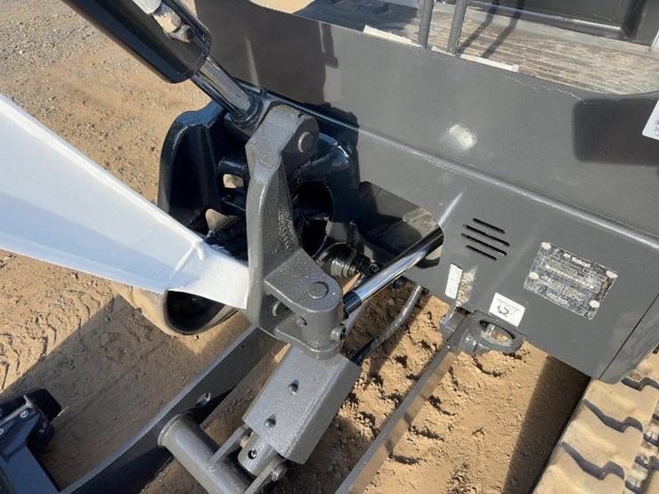 2022-bobcat-e20-image-16