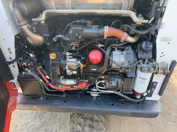 2022-bobcat-t770-image-17