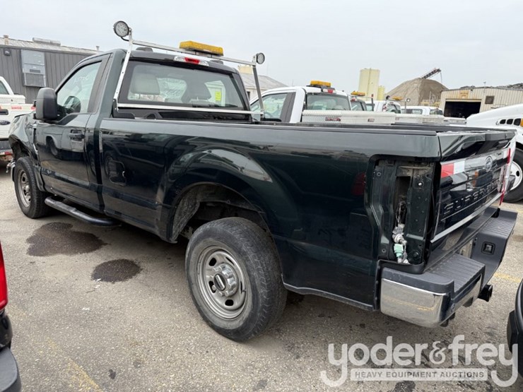 2020-ford-f250-xl-image-2