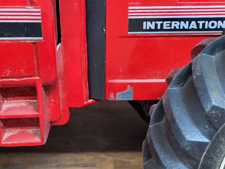 1/16-ih-6388-ertl-image-8