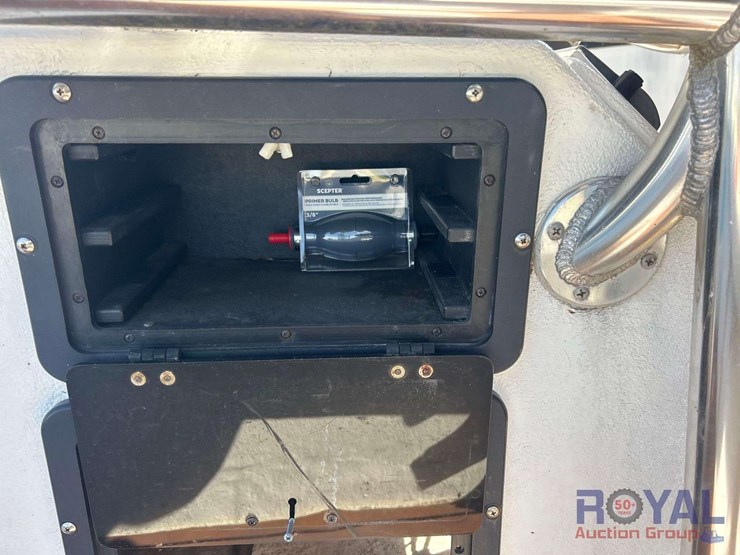 1990-21ft-center-console-fishing-boat-with-t/a-boat-trailer-image-16