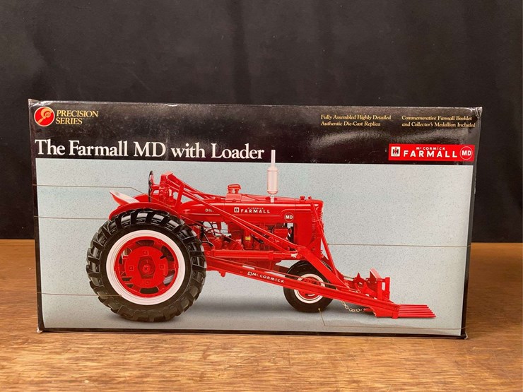 1/16-farmall-md-w/loader-precision-nib-ertl-image-20