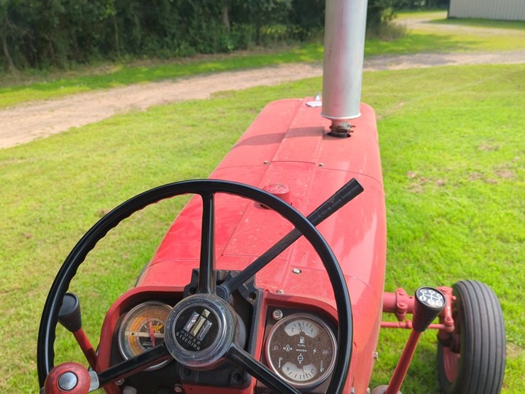 farmall-656-diesel-tractor,-serial-15411s,-65-hp-diesel-engine-image-13