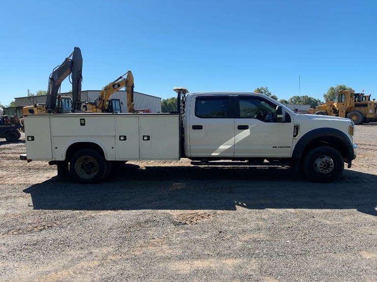 2019-ford-f550-xl-image-10
