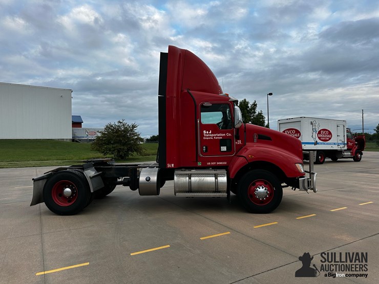 2015-kenworth-t440-image-4