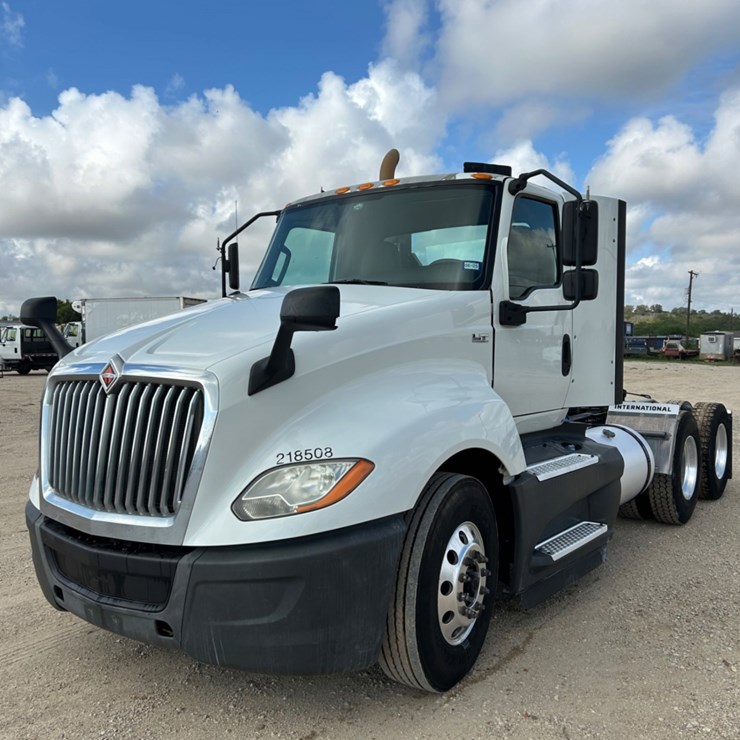 2018 INTERNATIONAL LT