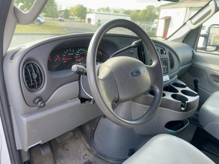2007-ford-e250-image-19