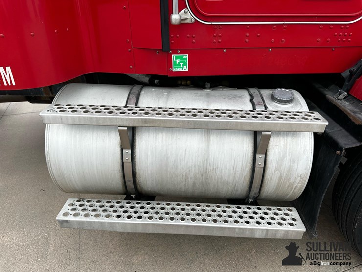 2010-kenworth-t800-image-12