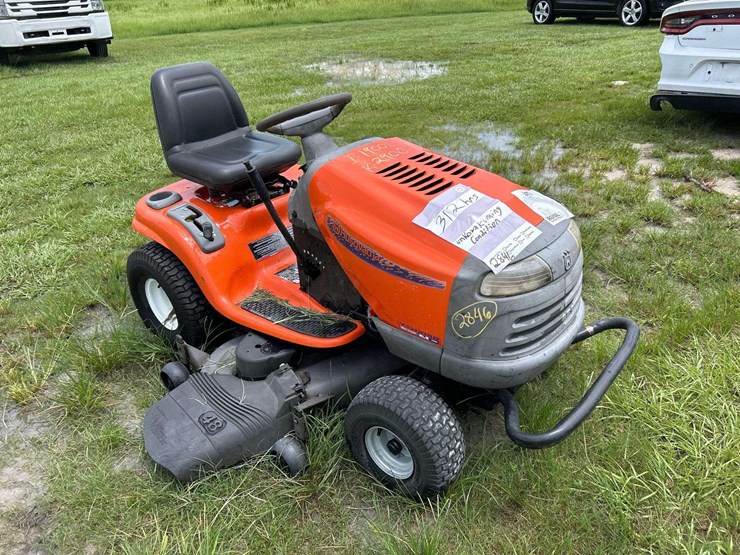 2006-husqvarna-yth2148b-48in-riding-mower-image-3