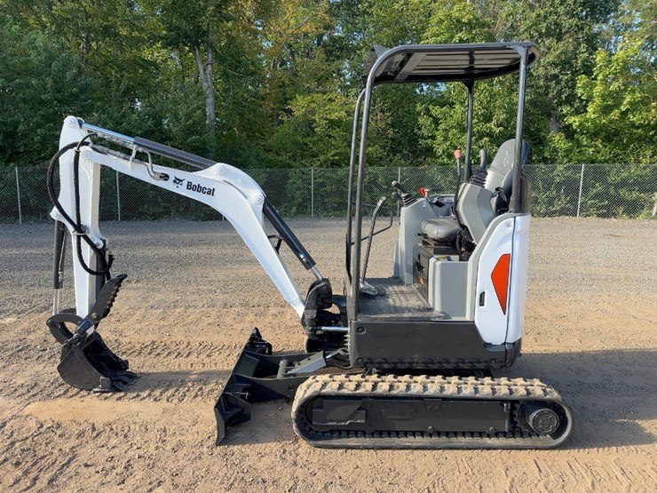 2022-bobcat-e20-image-2