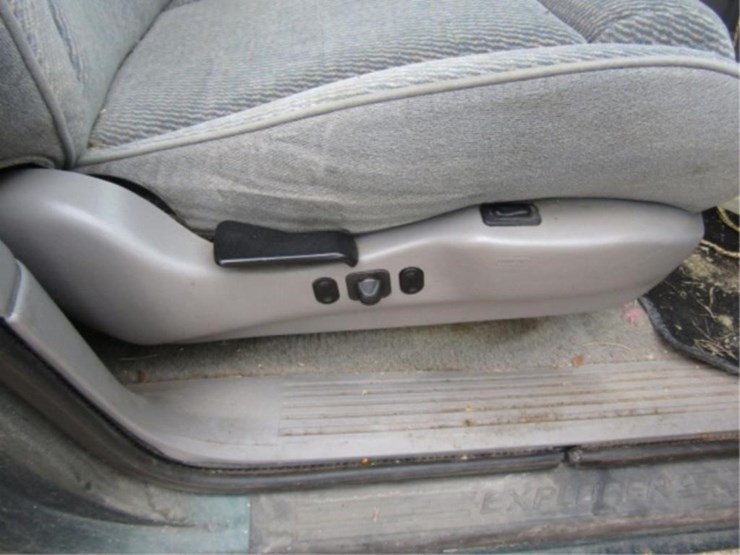 1997-ford-explorer-xlt-image-40