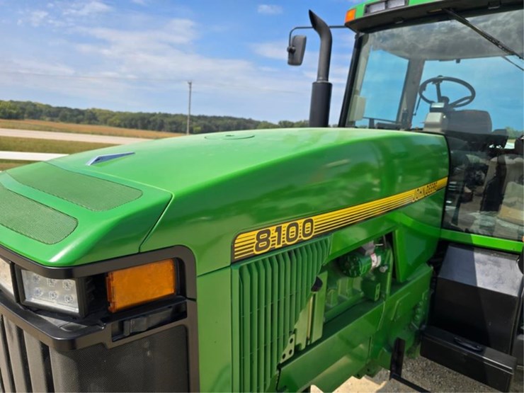 john-deere-8100-image-19